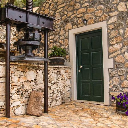 منزل الضيف أخارافي  في Castelli Olive Press المظهر الخارجي الصورة