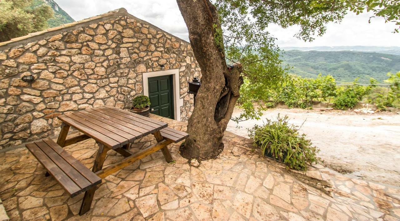 منزل الضيف أخارافي  في Castelli Olive Press المظهر الخارجي الصورة