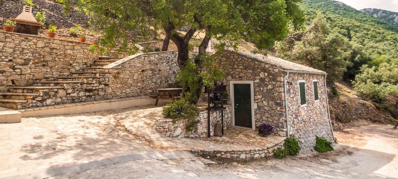 منزل الضيف أخارافي  في Castelli Olive Press المظهر الخارجي الصورة
