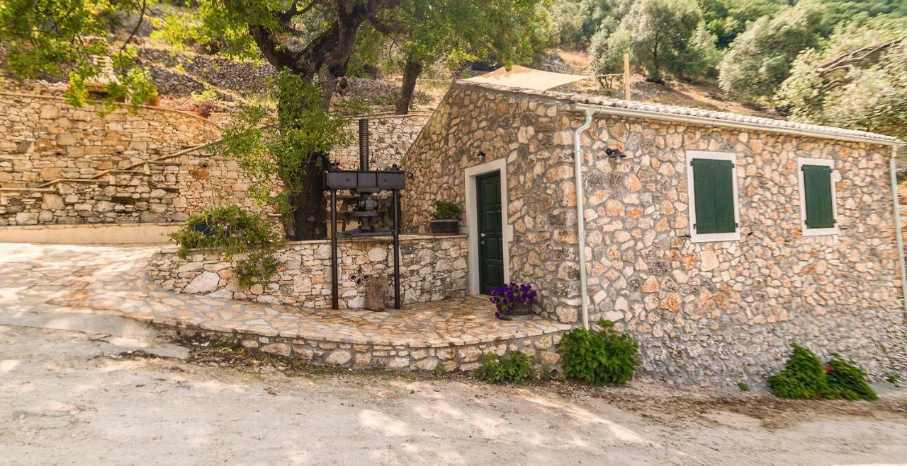 منزل الضيف أخارافي  في Castelli Olive Press المظهر الخارجي الصورة